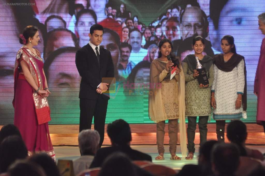 Aamir Khan, Nita Ambani at CNN IBN Heroes Awards in Grand Hyatt, Mumbai on 24th March 2012