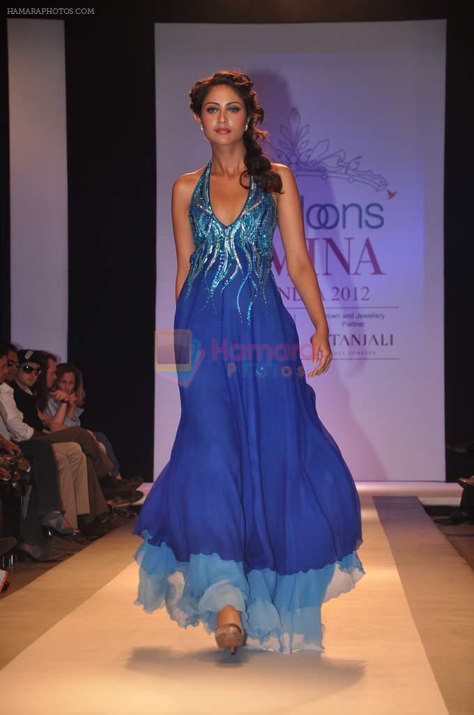 Model walk the ramp for Staya Paul fashion show in Mumbai on 23rd March 2012