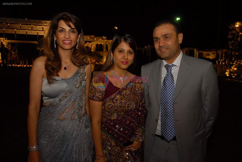 Latika Khaneja with Arti and Virender Sehwag at Reema Sen wedding reception...