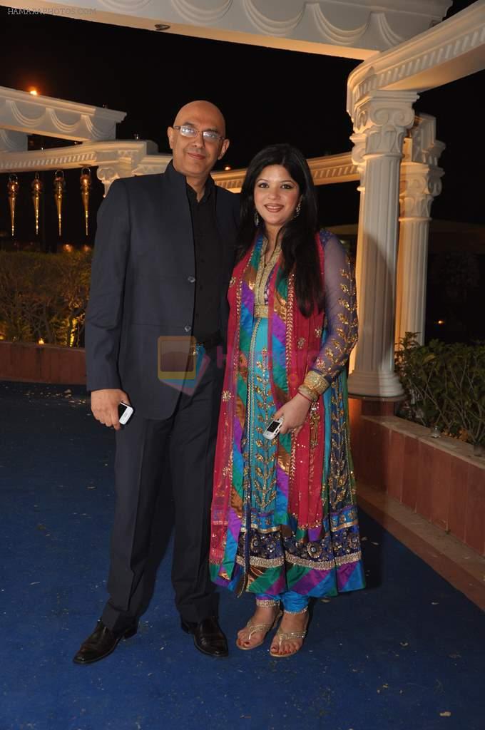 Manharan Singh with wife Stuti at Reema Sen wedding reception in Mumbai on 25th March 2012