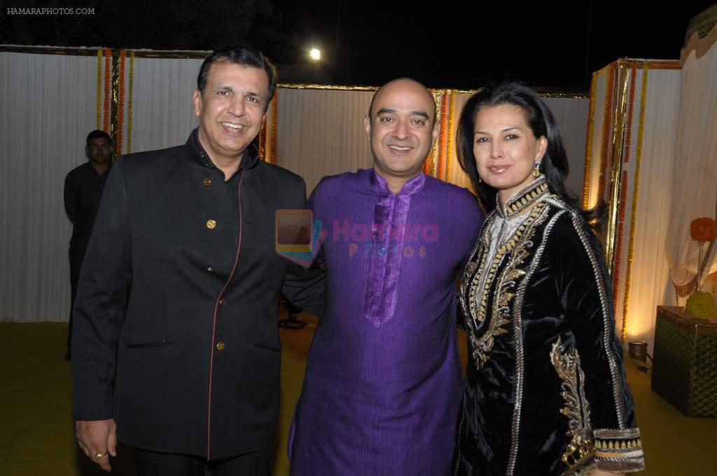 Shiv with Ritu Beri and Bobby Chaddha at Reema Sen wedding reception in Mumbai on 25th March 2012
