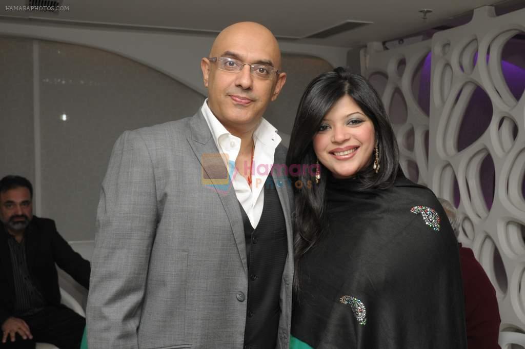 Manharan Singh with wife Stuti at Reema Sen wedding reception in Mumbai on 25th March 2012