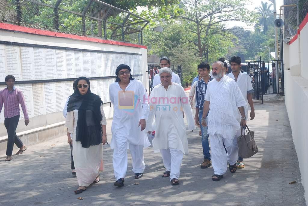 Ranjeet, Javed Akhtar at Mona Kapoor funeral in Mumbai on 26th March 2012