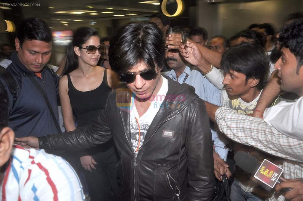 Shahrukh Khan, Katrina Kaif snapped at airport arrival in Mumbai on 27th March 2012