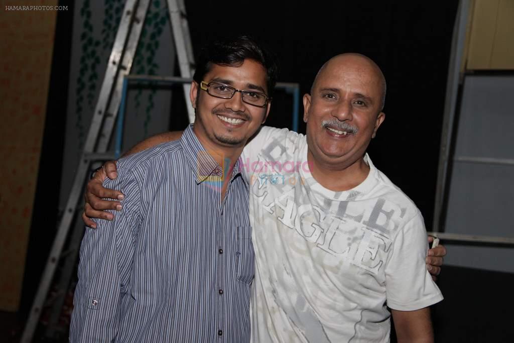 Sanjay Jha, Rajesh Puri at the Premiere of Play Tere Ghar Ke Samne produced by Pravaah Creations