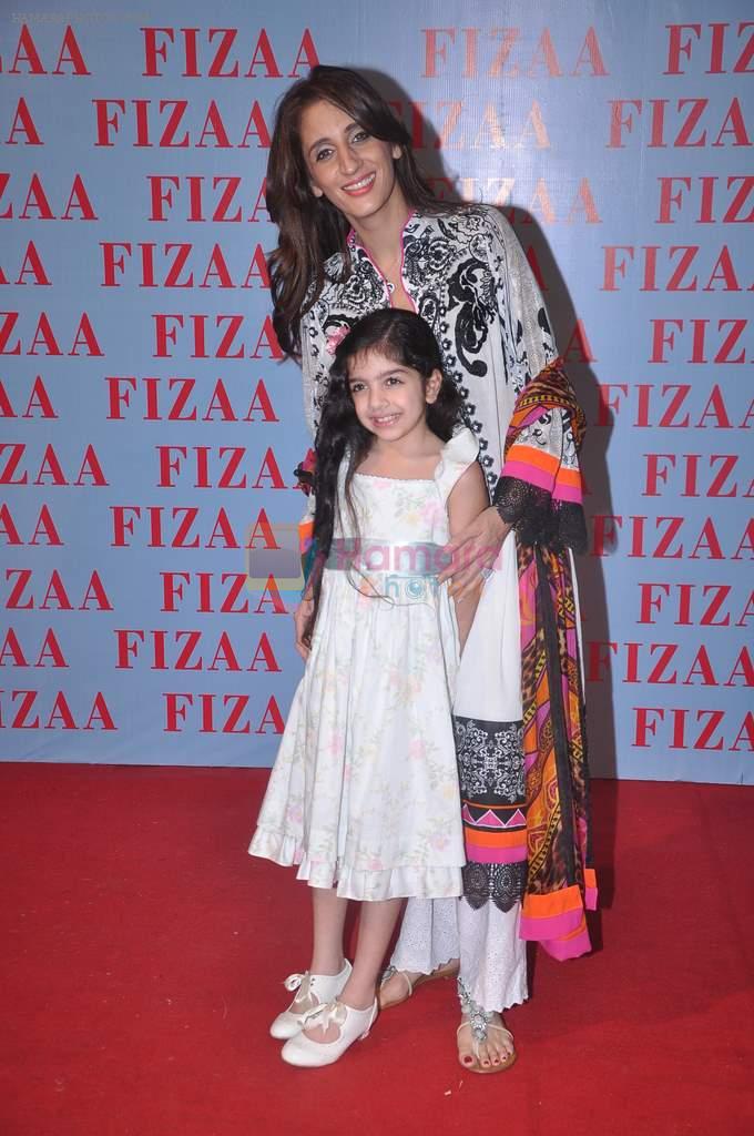 Faarah Ali Khan at Zarine Khan's Fizaa store launch in Mumbai on 30th March 2012