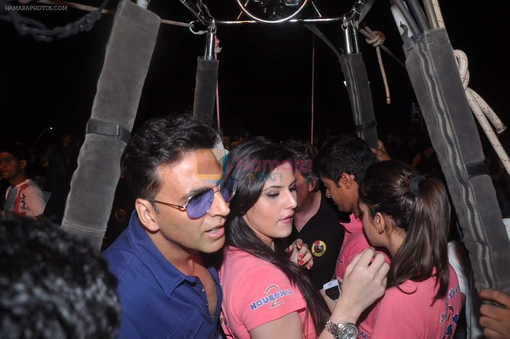 Akshay Kumar, Zarine Khan at Housefull 2 air balloon music promotions in Mumbai on 1st April 2012
