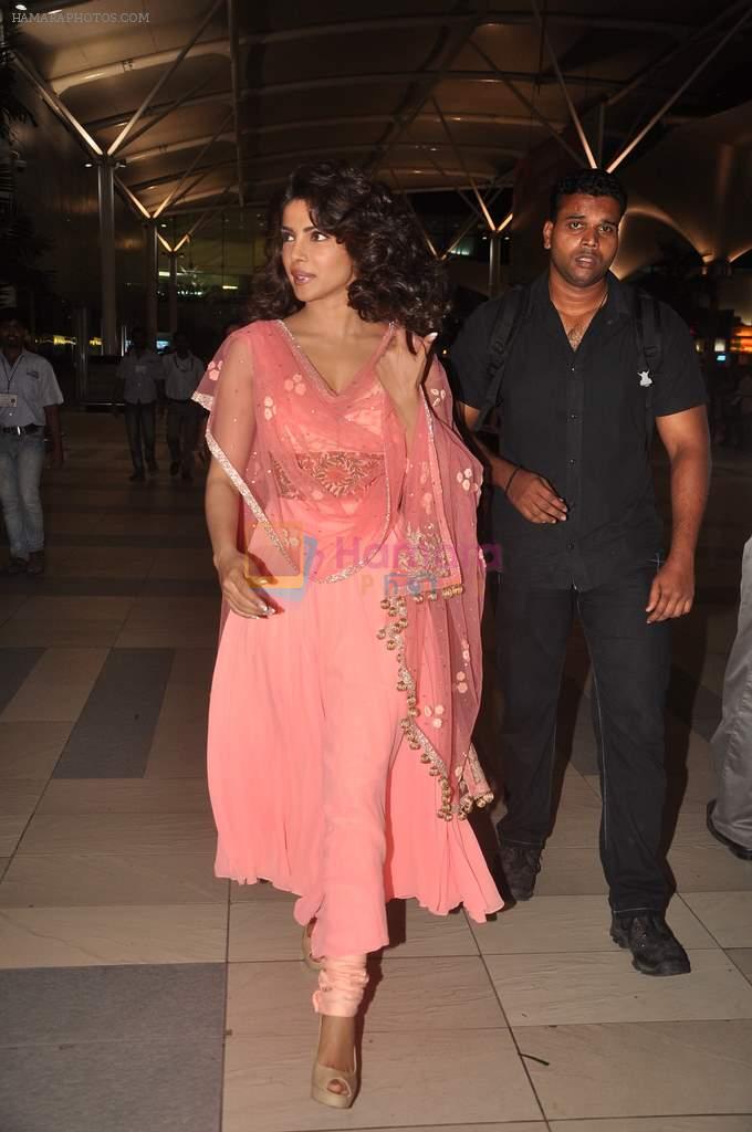 Priyanka Chopra snapped at the Airport in Mumbai on 4th April 2012