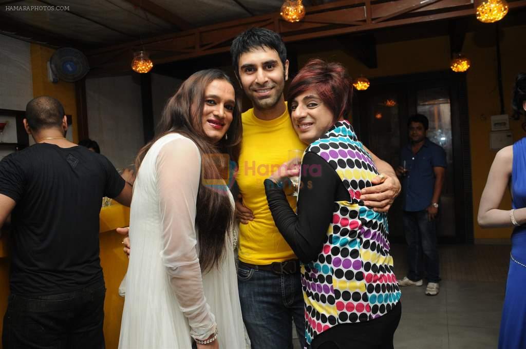 Lakshmi, Sandip Soparkar & Rohit Verma at Rohit Verma's sis bash in Mumbai on 3rd April 2012