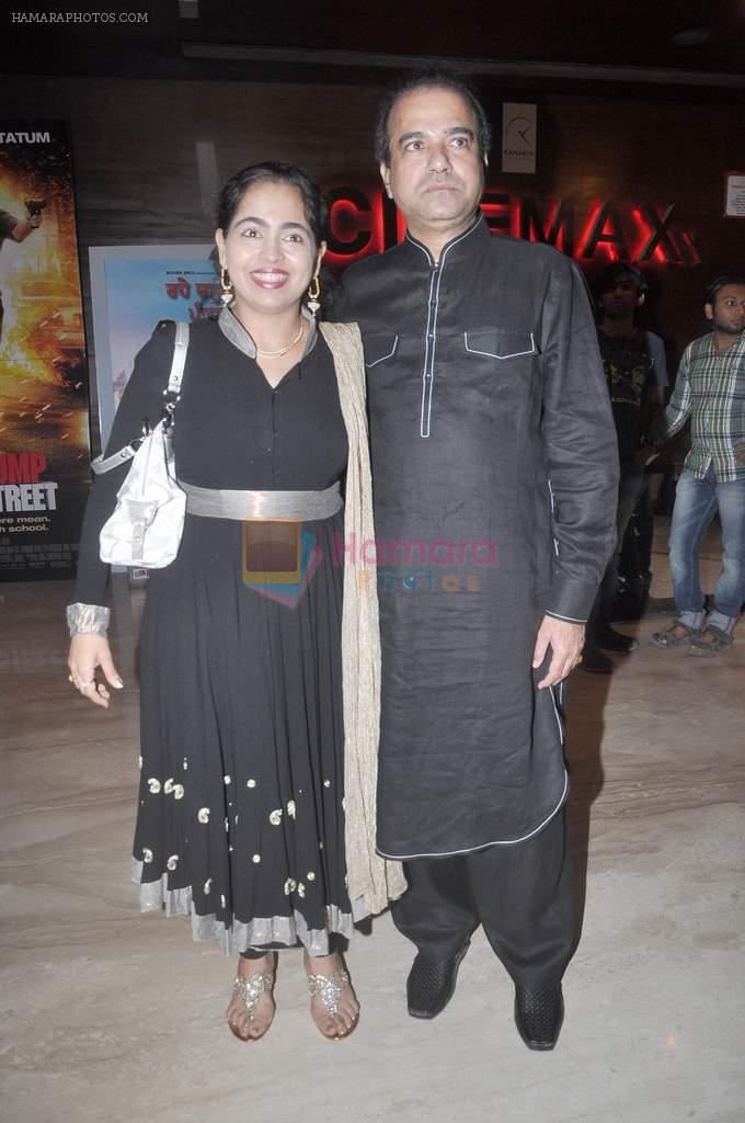 Suresh Wadkar at the Special screening of Housefull 2 hosted by Yogesh Lakhani on 6th April 2012