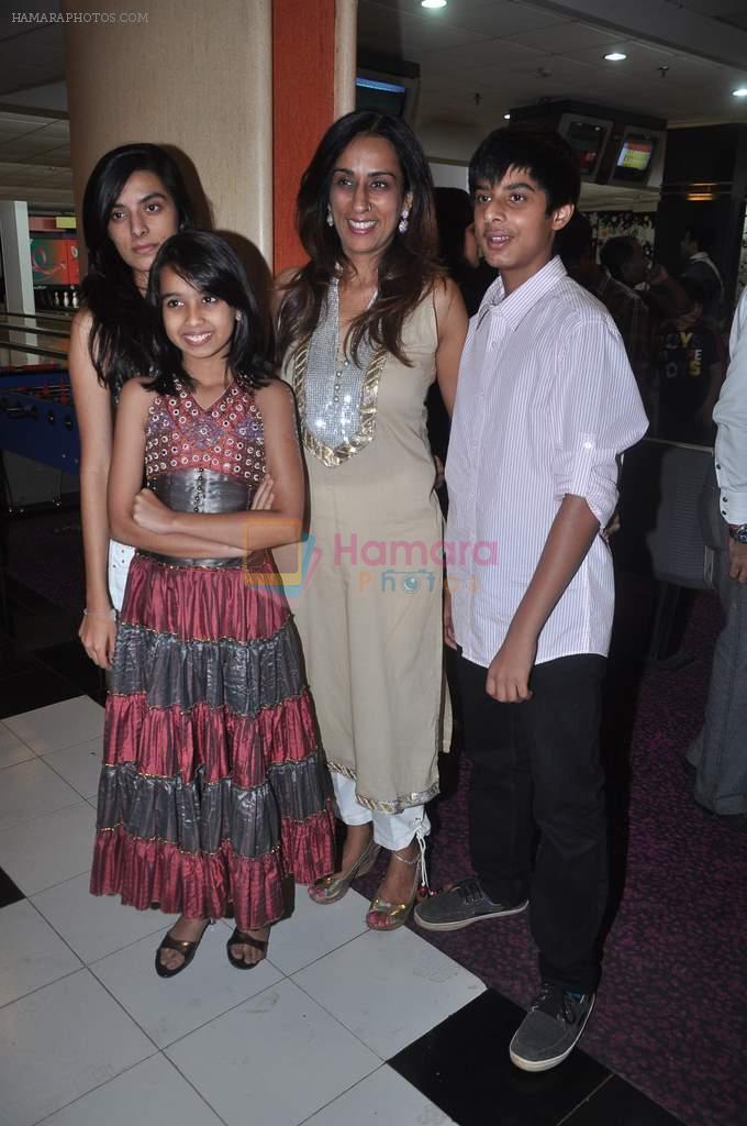 Deeya Singh at the Celebration of the Completion Party of 100 Episodes of PARVARISH kuch khatti kuch meethi in bowling alley on 7th April 2012