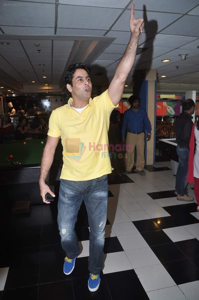 Aman Verma at the Celebration of the Completion Party of 100 Episodes of PARVARISH kuch khatti kuch meethi in bowling alley on 7th April 2012