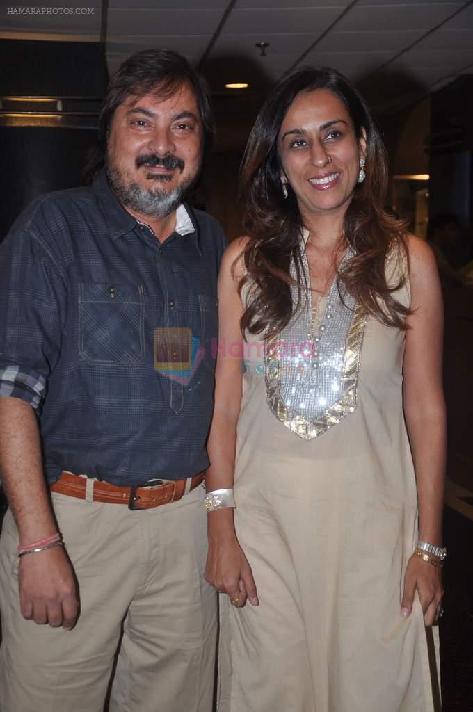 Tony Singh, Deeya Singh at the Celebration of the Completion Party of 100 Episodes of PARVARISH�..kuch khatti kuch meethi in bowling alley on 7th April 2012