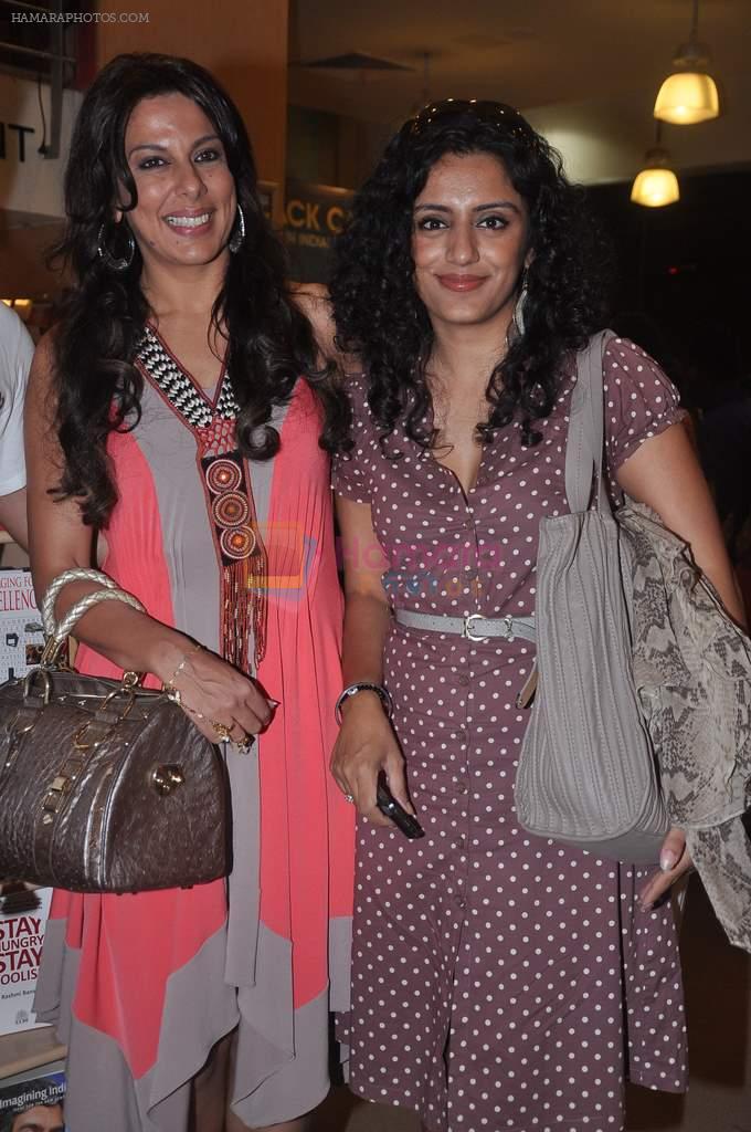 Pooja Bedi, Parveen Dusanj at Jack Canfield book launch in Crossword, Mumbai on 11th April 2012