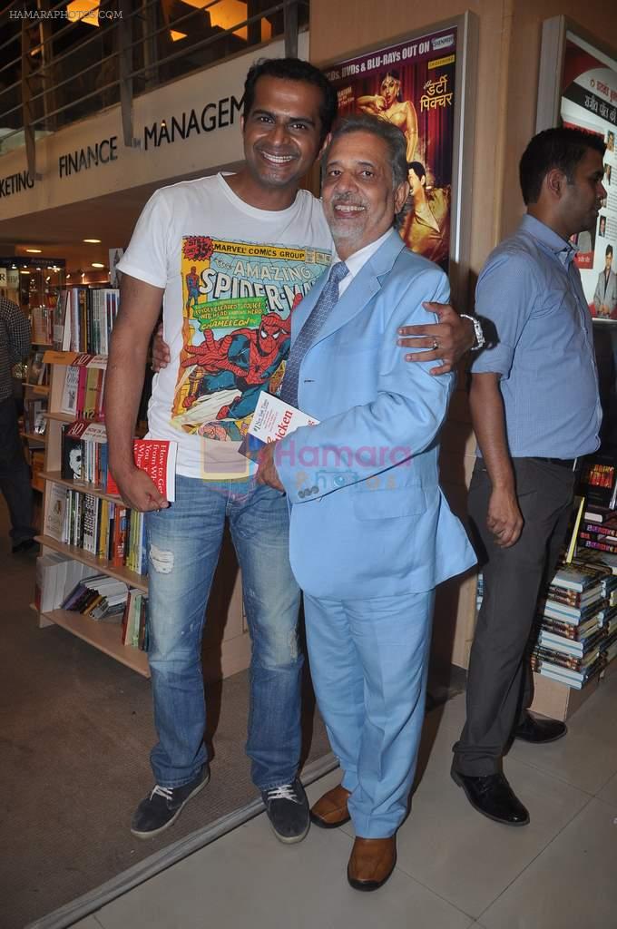 Siddharth Kannan at Jack Canfield book launch in Crossword, Mumbai on 11th April 2012