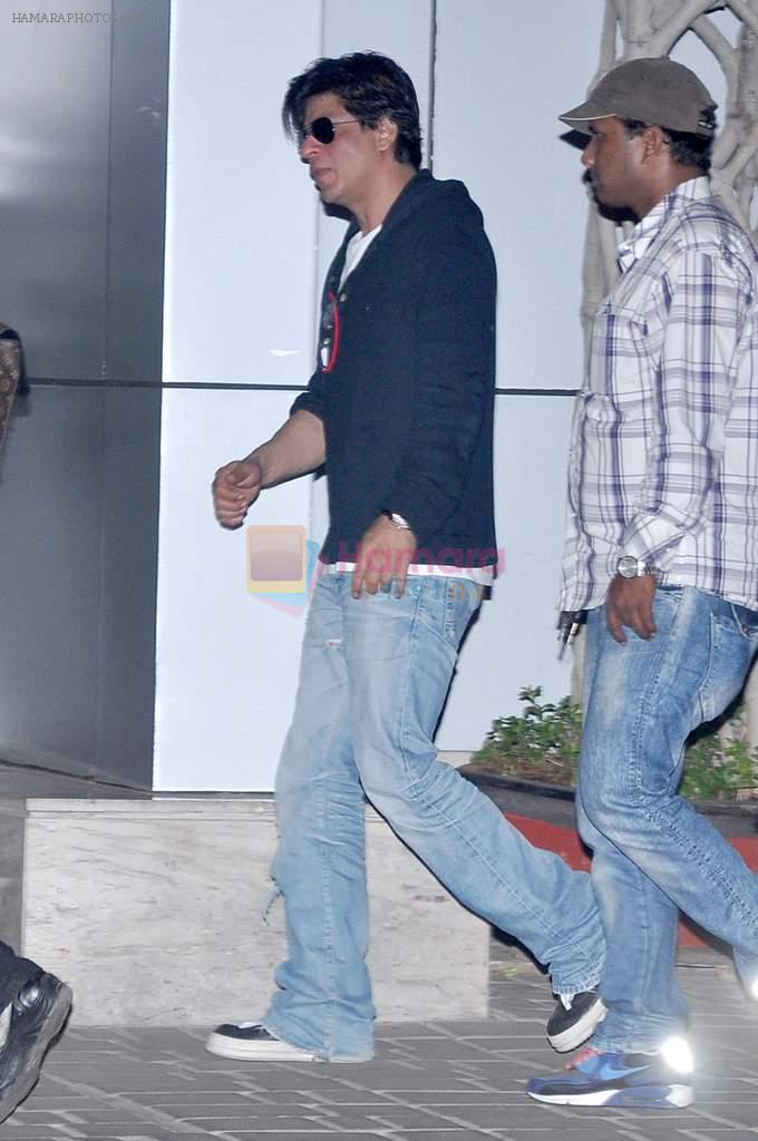 Shahrukh Khan arrives back from NY in Santacruz, Mumbai on 14th April 2012