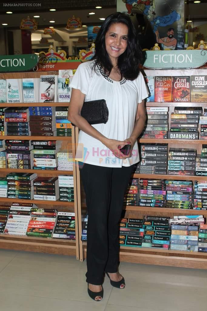 Sharon Prabhakar at Bollywood Striptease book reading in Landmark, Mumbai on 16th April 2012