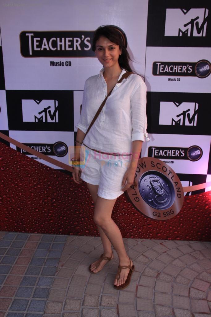 Aditi Roa Hydari spotted at Teacher's Ready to Drink Hosted Hottest Noon Bash in Mumbai on 16th April 2012