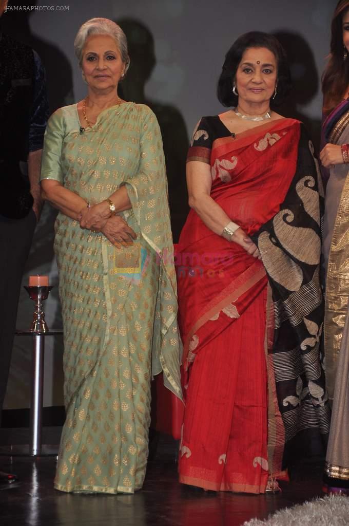 Asha Parekh, Waheeda Rehman on Raveena's NDTV chat show in Yashraj on 19th April 2012