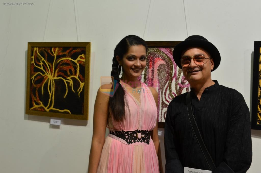 Sheena Chohan and Vinay Pathak-4