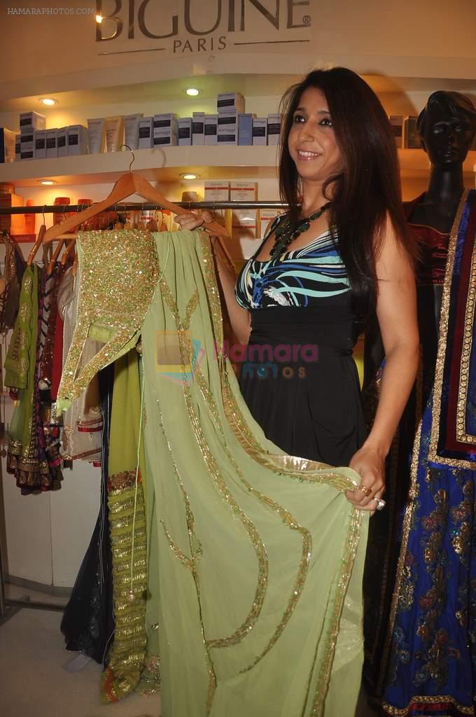 Krishika Lulla at the launch of Bhagyashree's store in Juhu, Mumbai on 25th April 2012