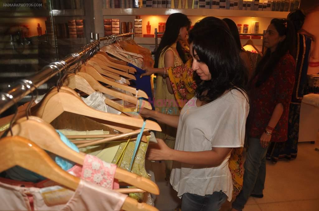 Madhurima Nigam at the launch of Bhagyashree's store in Juhu, Mumbai on 25th April 2012
