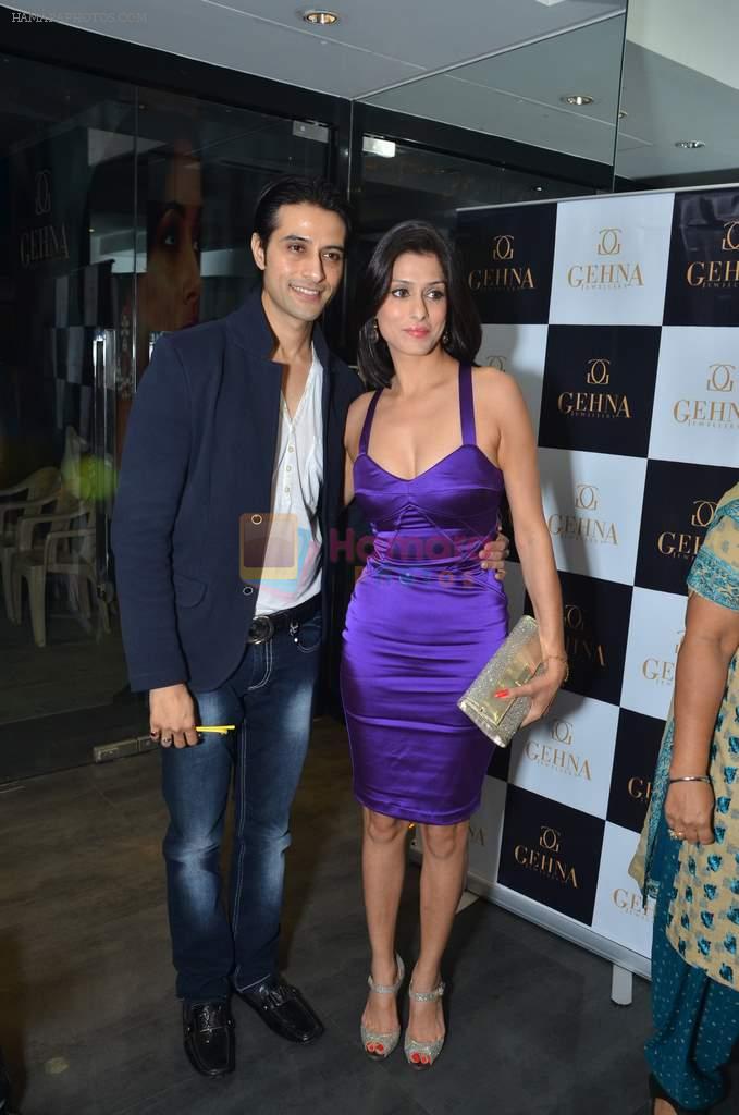 Shilpa & Apoova Agnihotri at Gehna Jewellers celebrates 26years of excellence in Mumbai on 26th April 2012