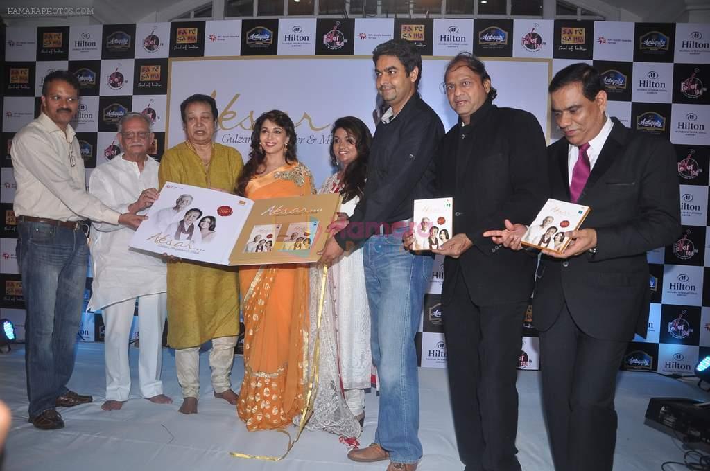 Madhuri Dixit, Gulzar, Mitali Singh, Bhupinder Singh at Gulzar's Aksar album launch in ITC Grand Maratha, Mumbai on 25th April 2012
