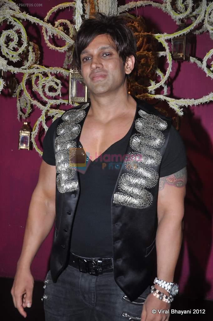 YAsh Birla at Mozez Singh collection launch in Good Earth on 28th April 2012