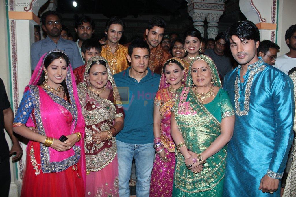 Aamir Khan promotes Satyamev Jayate on star plus serial sets in Andheri, Mumbai on 30th April 2012