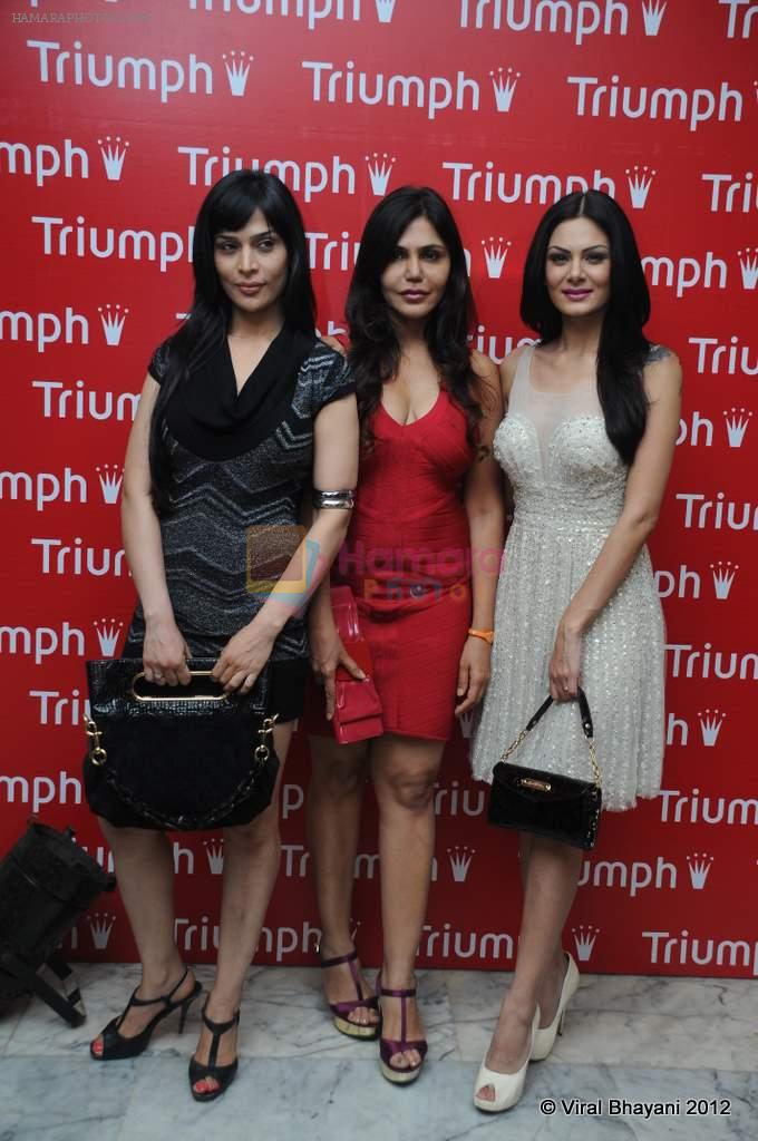 Aanchal Kumar, Anupama Verma, Nisha Jamwal at Triumph Inspiration Award 2012 in Mumbai on 2nd May 2012