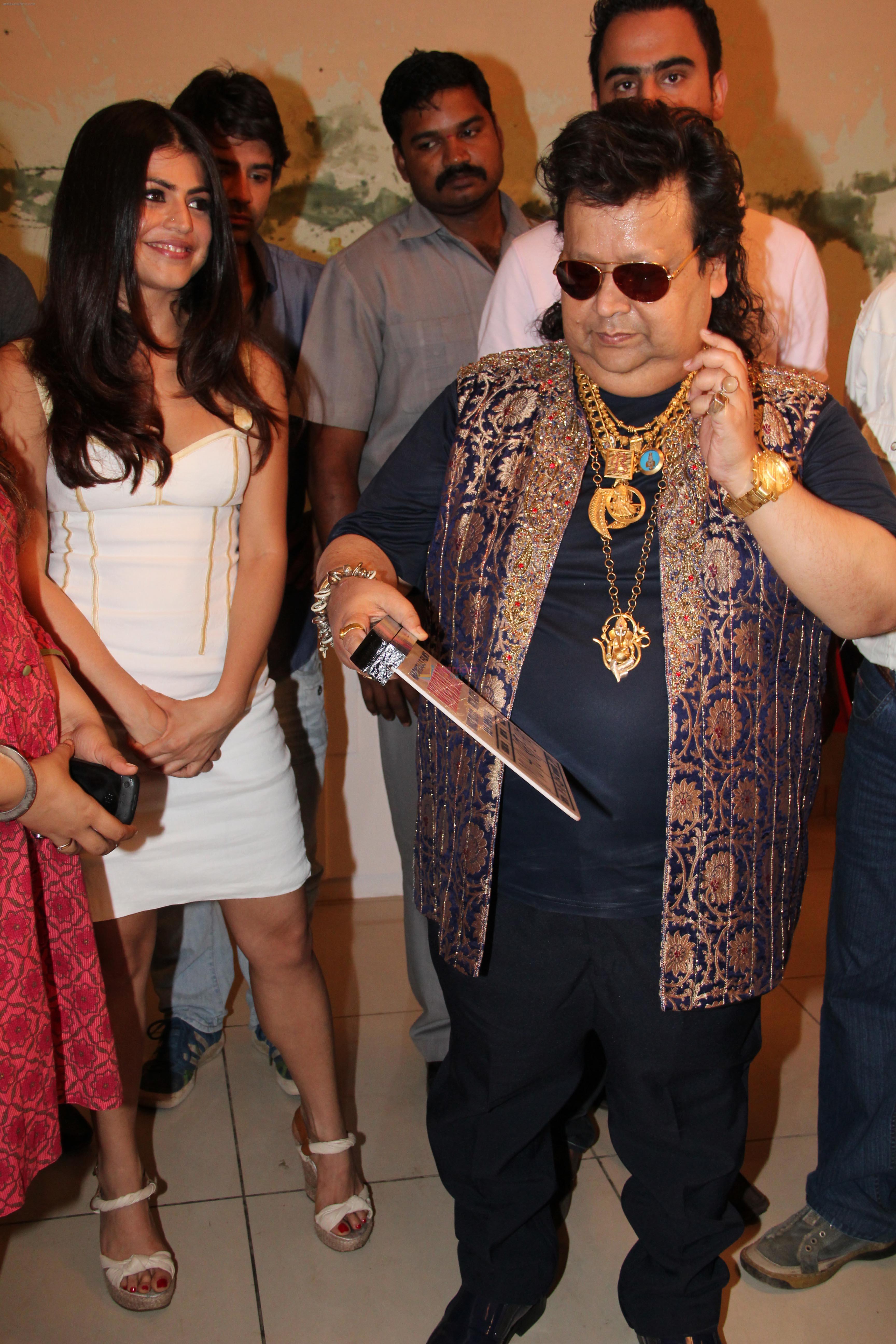Bappi Lahiri at the Inaugural of Madmidaas Films Main Aur Mr. Riight in Evershine Mall, Malad on 10th May 2012