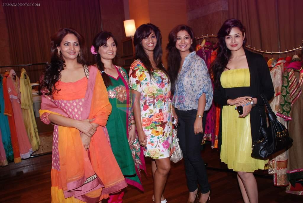 Yuvika Chaudhary, Deepshikha, Sandhya Shetty, Ravee Gupta at Anita More fashion event in Grand Hyatt, Mumbai on 11th May 2012