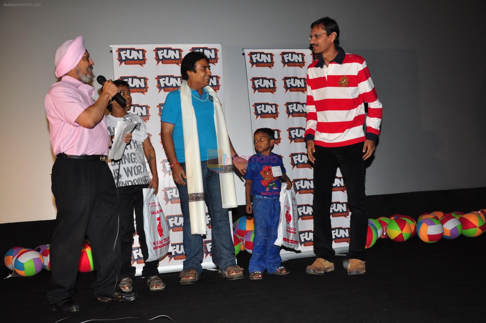 Dilip Joshi & Shyamlal Pathak On World Thalassemia day with affected children  1