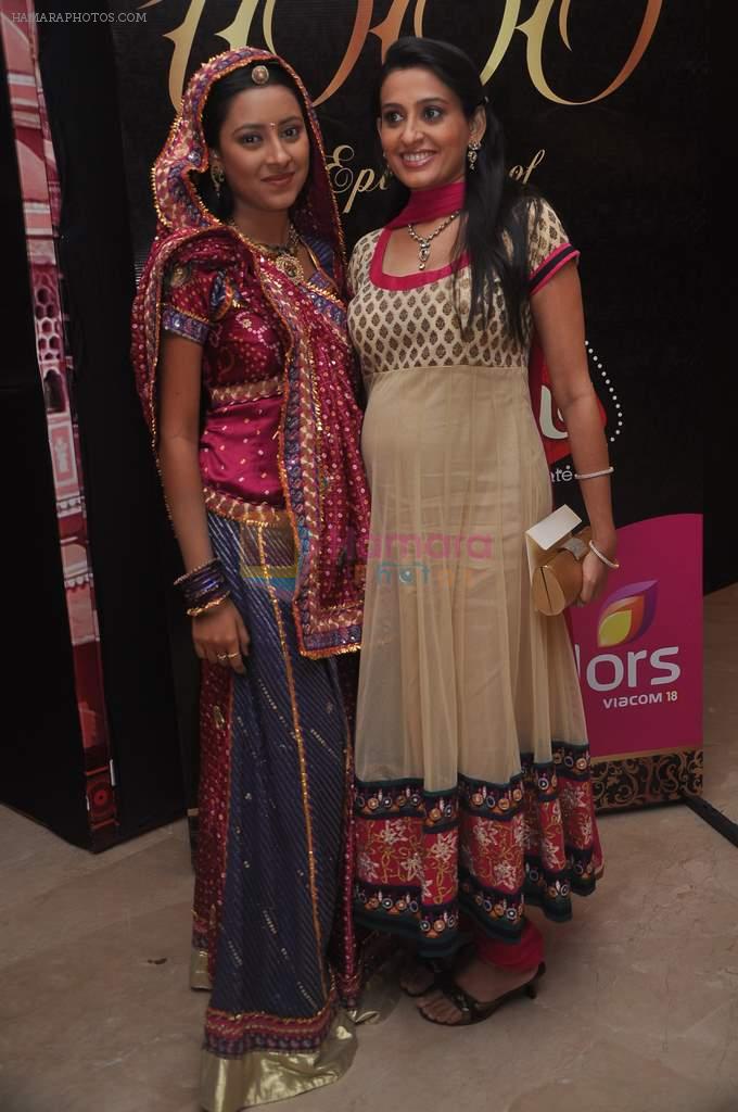 Pratyusha Banerjee, Smita Bansal at Balika Vadhu 1000 episode bash in Mumbai on 14th May 2012