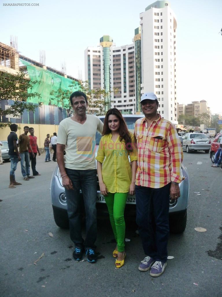 KK Menon, Uvika Chaudhary and director Ashuu Trikha at the shoot of Paparattzy Productions_ ENEMMY in Oshiwara, Andheri (W)
