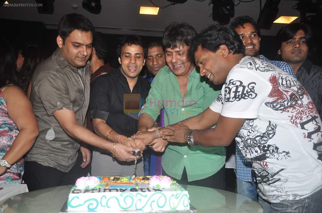 Kapil Sharma, Sudesh, Rajiv Tahkur at Comedy Circus 300 episodes bash in Andheri, Mumbai on 18th May 2012