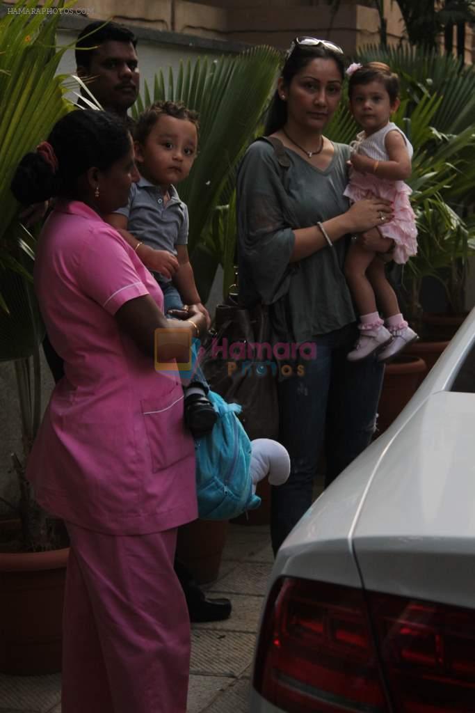 Manyata Dutt at Hinduja Healthcare Surgical Hospital, Shilpa Shetty,Raj Kundra blessed with a baby boy in suburban Khar on 21st May 2012