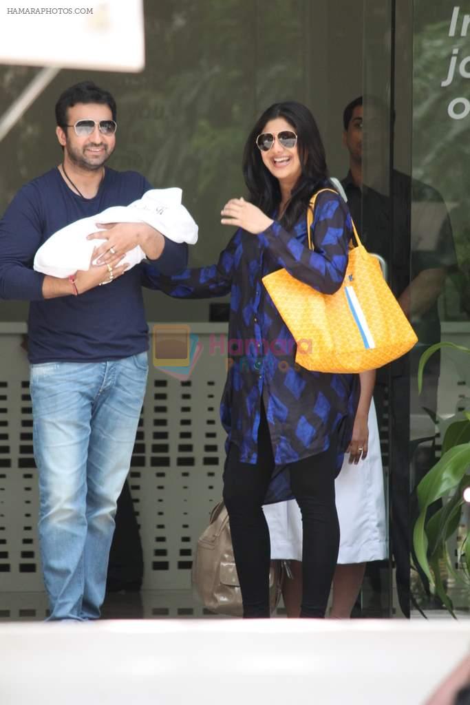 Shilpa Shetty discharged with her baby on 25th May 2012