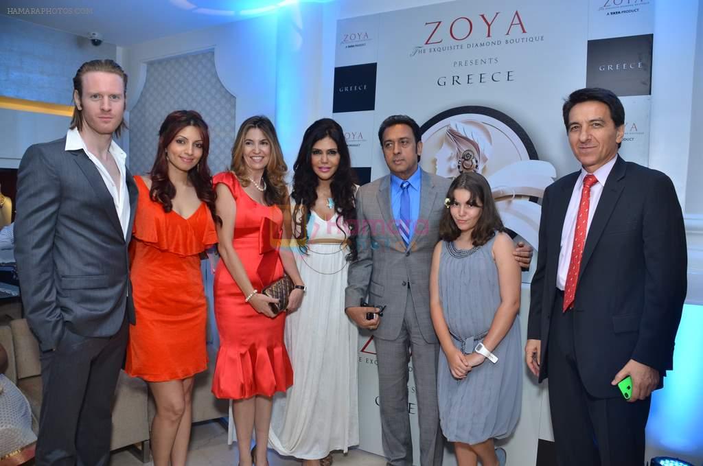 Shama Sikander, Nisha Jamwal at the diamond boutique GREECE launch by Zoya in Mumbai Store on 30th May 2012