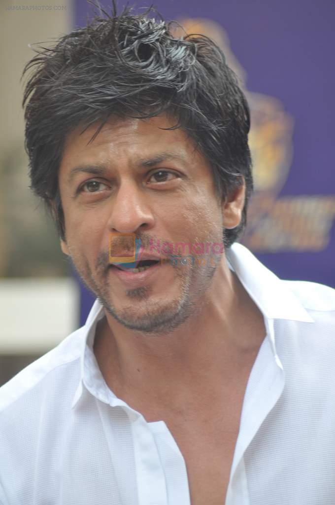 Shahrukh Khan interacts with media after KKR's maiden IPL title on 30th May 2012