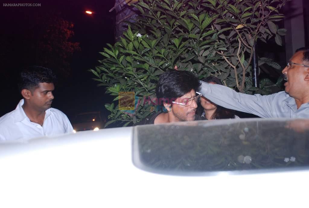 Shahrukh Khan snapped post midnight with fan outside a recording studio in Bandra on 1st June 2012