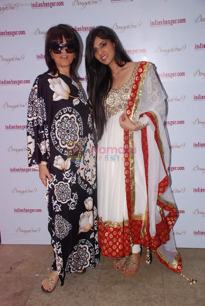Neeta Lulla, Nishka Lulla at Indian Hanger anniversary bash with Neeta Lulla fashion show in Mumbai on 2nd May 2012