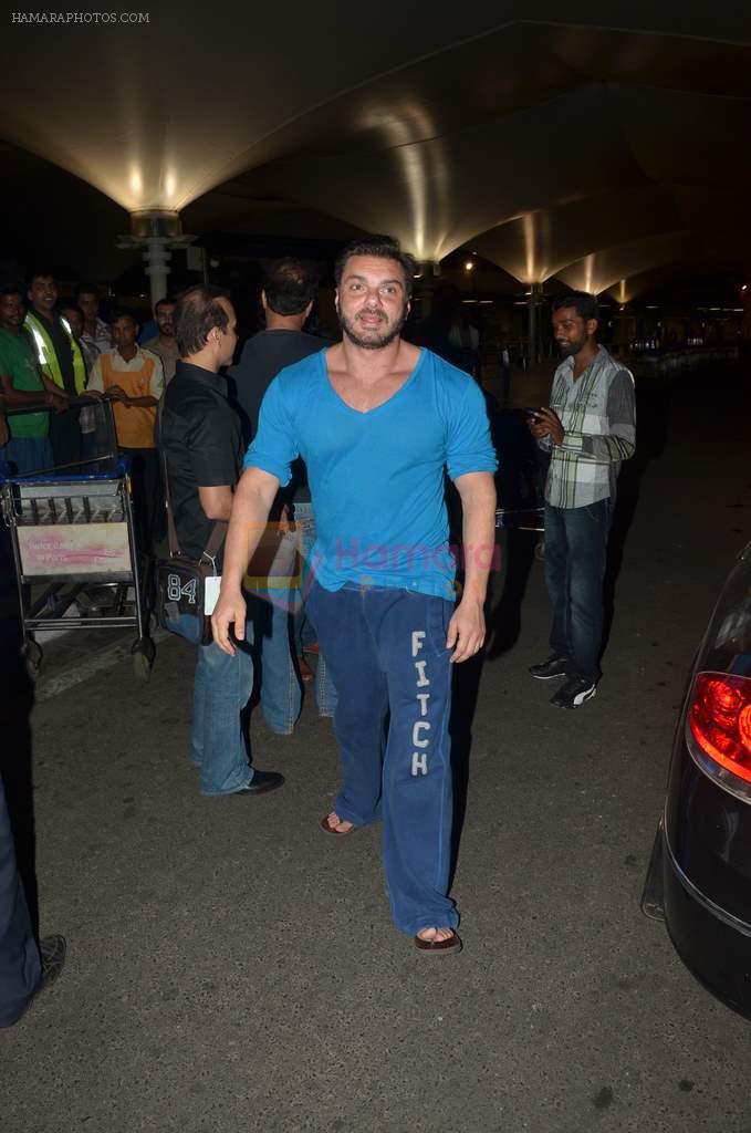 Sohail Khan snapped after she is back attending Madonna's concert in Abu Dhabi on 3rd June 2012