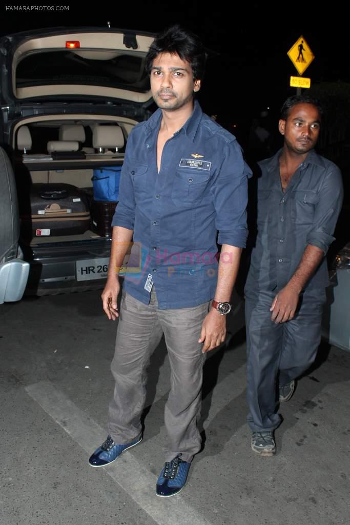 Nikhil Dwivedi leave for IIFA to Singapore in International airport on 6th June 2012