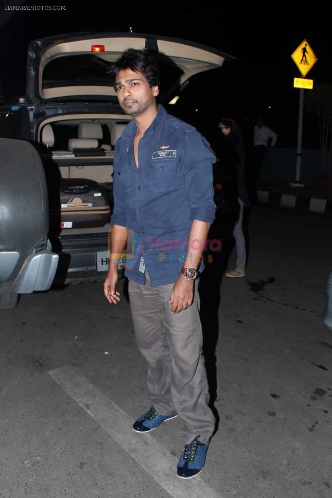Nikhil Dwivedi leave for IIFA to Singapore in International airport on 6th June 2012