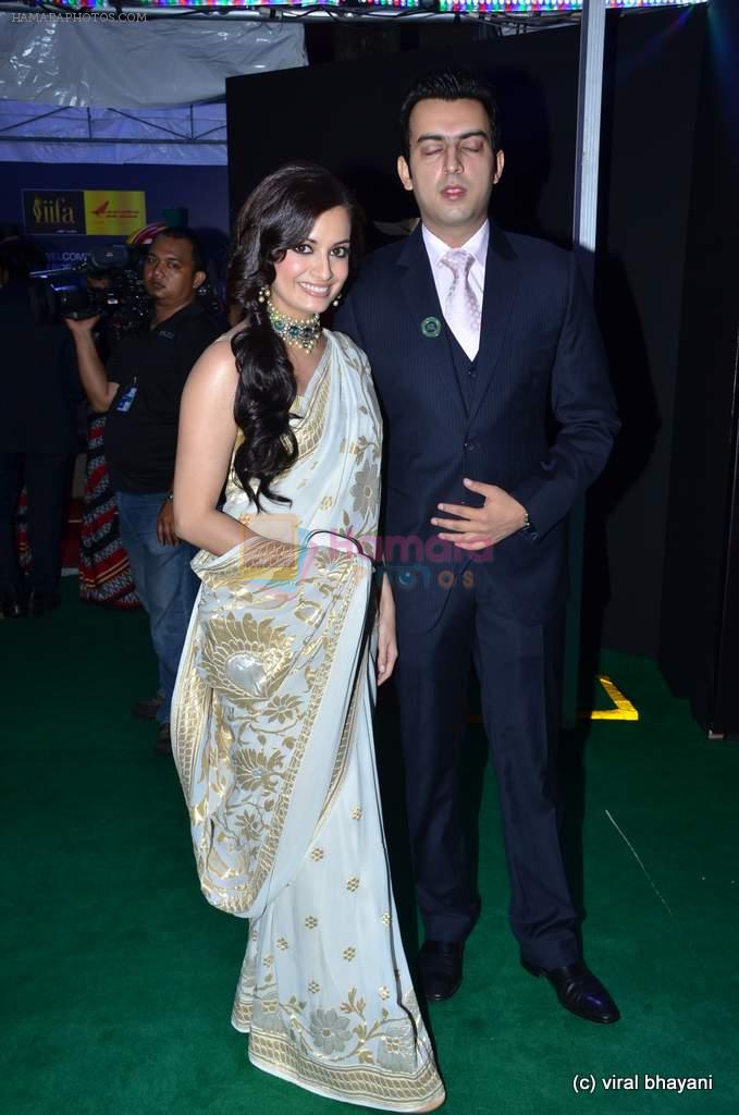 Dia Mirza at IIFA Awards 2012 Red Carpet in Singapore on 9th June 2012