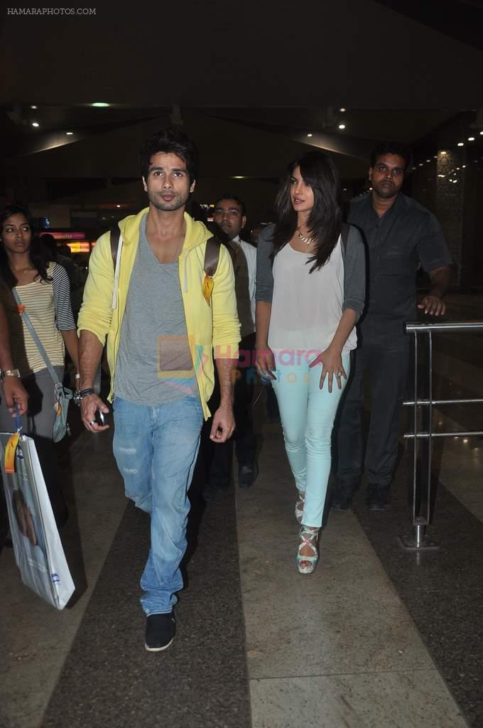 Shahid Kapoor, Priyanka Chopra arrive from Delhi and straight go to watch their film at Ketnav in Bandra on 18th June 2012