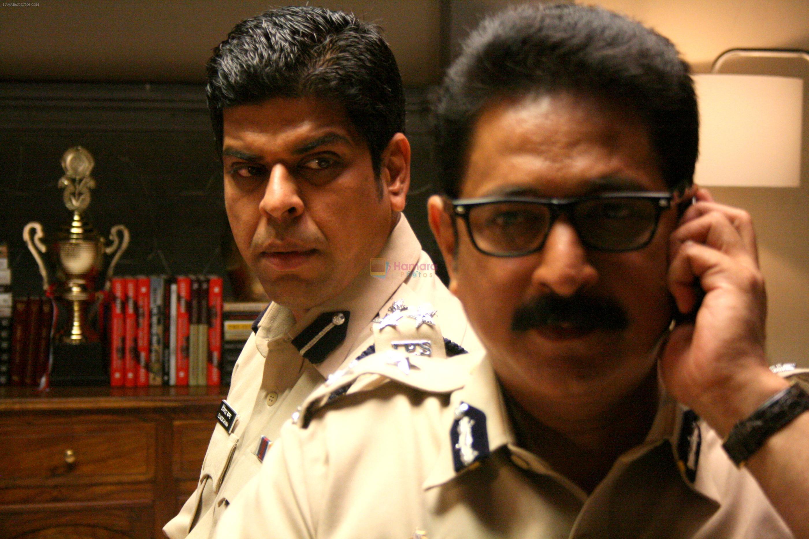 Murli Sharma in the still from movie Maximum