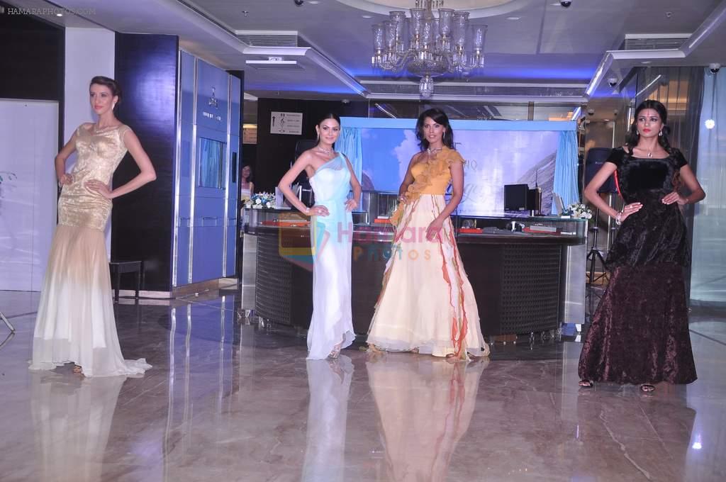Aanchal Kumar, Alecia Raut, Deepti Gujral at Tanishq launches Ganga collection in Andheri, Mumbai on 19th June 2012